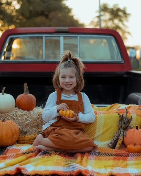 🍂📸 Capturing the magic of fall with these little beauties! #columbusindiana #sarahneesephotography #fall #fallphotography #photo #photoshoot #photography #photographer #photography📷 Thanksgiving Toddler Photoshoot, Toddler Fall Photos, Diy Fall Photoshoot For Kids, Fall Pictures Kids, Season Photography, Mums In Pumpkins, Thanksgiving Toddler, Kids Falling, Toddler Photoshoot