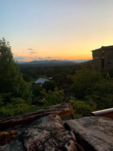 Weekend Trip to Asheville, NC | Southern Style | a life + style blog Craggy Gardens, Grove Park Inn, Wilmington North Carolina, Hendersonville Nc, Summer Trip, Mountain Homes, Weekend Trip, Girls Weekend, Asheville Nc