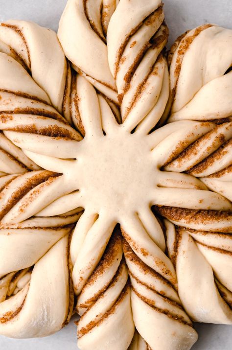 Buttermilk Cinnamon Bread, Star Cinnamon Bread, Cinnamon Roll Star, Chocolate Cinnamon Star Bread, Christmas Star Bread, Star Bread Recipe, Cinnamon Star Bread, Blood Orange Curd, Holiday Bakes