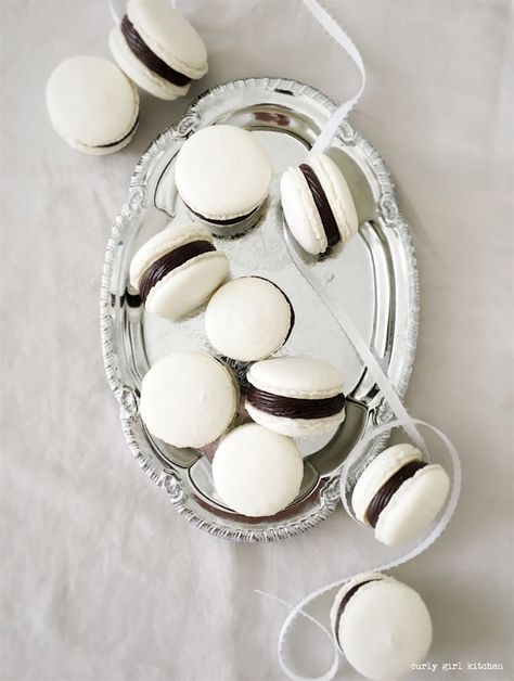 Macarons, French Macarons, Vanilla Bean Macarons, Black and White Macarons, Vanilla Chocolate Macarons, Macaron Tips, Black and White Cookies Black And White Desserts Ideas, Black And White Macarons, Macaron Tips, Macarons Vanilla, White Macarons, Dark Chocolate Buttercream, French Macarons Recipe, Vanilla Macarons, White Cookies