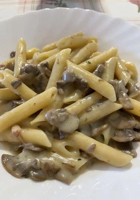 Pasta ai funghi e pancetta con crema al parmigiano - Al.ta Cucina | Chiaretta94 Gnocchi, Pasta Recipes, Pasta