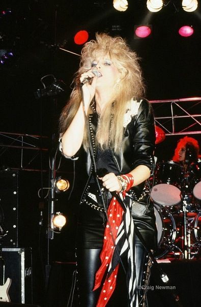 Janet Gardner Janet Gardner, Long Hair Styles Men, Beauty Queens, Hard Rock, Rocker, Long Hair Styles, Concert, Beauty