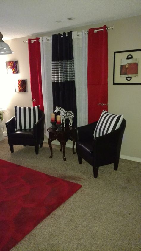 Pop Of Red Living Room, Black And Red Living Room, Red Living Room Decor, Red Living Room, Den Decor, Black Living, Cute Living Room, Living Room Decor On A Budget, Red Living