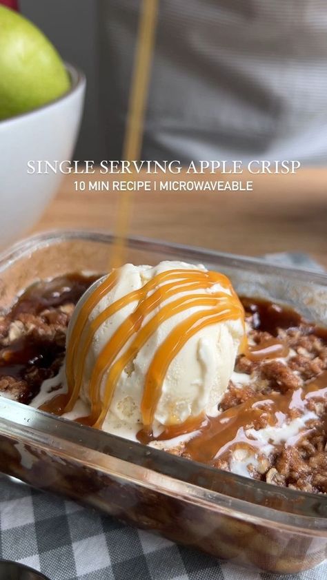 10 Minute Single Serving Apple Crisp, 10 Minute Apple Crisp, Single Serve Apple Crisp, Single Serving Apple Crisp, Microwave Apples, Apple Cobbler Recipe, Apple Crisp Easy, Oven Recipe, Instant Oats