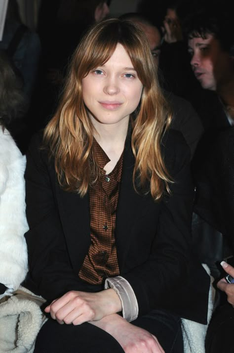 Lea Seydoux Hair, Lea Seydoux Style, Small Eyes, Exhibition Opening, Music Night, Paris Architecture, Lea Seydoux, Olivia Wilde, Hair Color And Cut