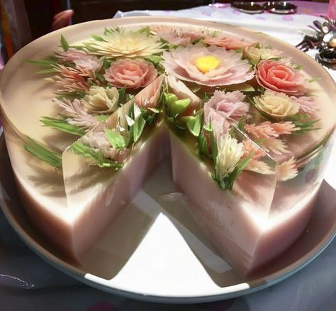 Cake Workshop, Gelatin Cake, 3d Jelly Cake, Flower Jelly, Jelly Flower, Jello Cake, Food Artists, Modern Food, Jelly Cake