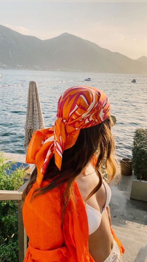 Beach Head Scarf, Beach Outfit Dress, Beach Aesthetic Outfits, Dress Blue Long, Countryside Fashion, Summer Picture Poses, Orange Scarf, Beach Fits, Orange Outfit