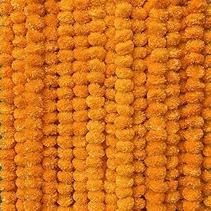 Marigold Garland, Indian American Weddings, Diwali Pooja, Christmas Wedding Decorations, Diwali Decoration Items, Indian American, Flower Curtain, Indian Flowers, Hal Decor