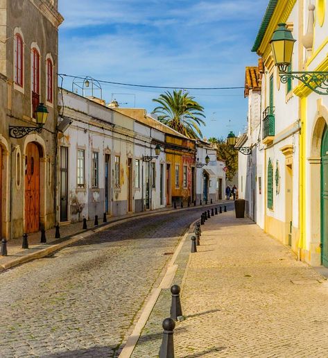 Discovering the streets of the old town of Faro, Algarve, Portugal.  #faro #faroportugal #algarve #algarveportugal #algarvelovers… Country Sides, Portugal Holiday, Faro Portugal, Portugal Beach, Euro Summer, Algarve Portugal, Beaches In The World, Algarve, Most Beautiful Places