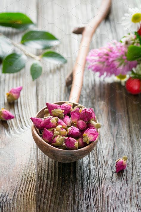 Ayurvedic Photography, Spices Photography, Flower Cafe, Tea Packaging Design, Dried Roses, Drying Roses, Coffee Flower, Rose Background, Damask Rose