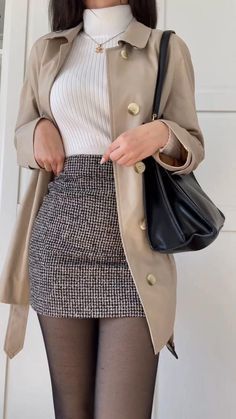 Winter Fashion Outfits Casual, Elegante Casual, Classy Work Outfits, Classy Casual Outfits, Easy Trendy Outfits, Fashion Mistakes, Looks Chic, Professional Outfits, Business Casual Outfits