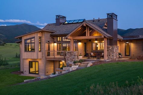 This rustic dream retreat enjoys amazing views of the Rocky Mountains Custom Backsplash, Rest House, Rustic Retreat, Mountain Living, Mountain Modern, The Rocky Mountains, Cabin Style, Mountain Homes, Cabin Ideas