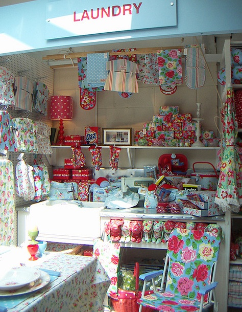 Cath Kidston shop Cath Kidston Shop, Granny Pods, Deco Boheme, Granny Chic, Pip Studio, Vintage Cottage, Cath Kidston, Country Cottage, Interior Design Kitchen