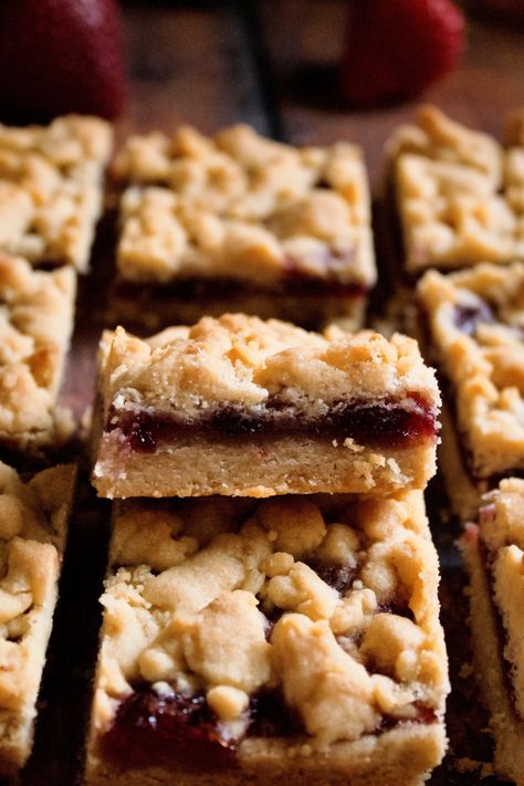 Peanut Butter Jam Bars, Peanut Butter And Jelly Cookie Bars, Peanut Butter And Jam Bars, Peanut Butter And Jelly Cookies Recipes, Peanut Butter Cookies Bars, Recipes That Use Jelly, Peanut Butter Jelly Pie, Peanut Butter Shortbread Bars, Peanut Butter Jelly Desserts