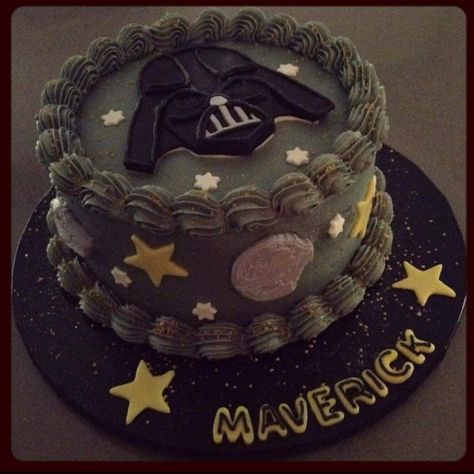 Star Wars Darth Vader Cake, Darth Vader Cake, Star Wars Birthday Cake, Buttercream Cakes, Creative Birthday Cakes, Creative Birthday, Star Wars Birthday, Pink Cupcakes, Star Wars Darth