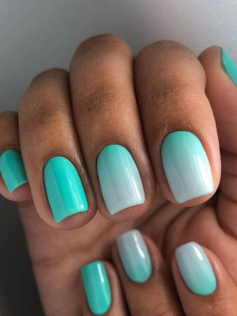 Summer Gel Nails 2023: 21 Ideas Turquoise Sns Nails, Ombre Beach Nails Summer, Aqua Blue Nails Turquoise, Sns Nails Colors Summer Short, Cute Sns Nail Ideas For Spring, Summer Nails 2023 Teal, Teal Ombre Nails Short, Teal Summer Nails Turquoise, Turquoise Beach Nails