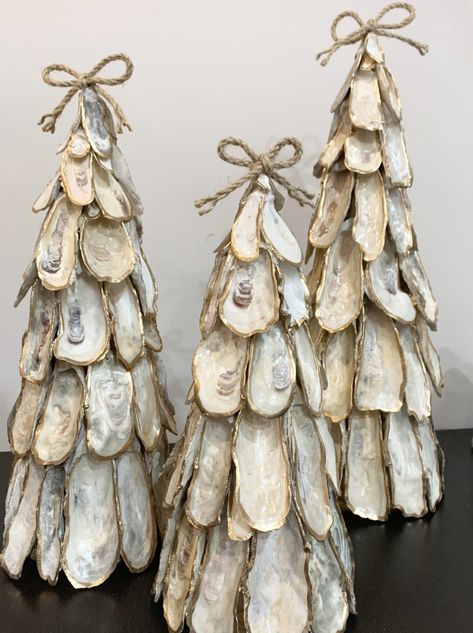 Diy Oyster Shell Nativity Scene, Oyster Christmas Tree, Shell Christmas Decorations, Oyster Shell Ornaments Diy, Oyster Tree, Seashell Ornaments Diy, Oyster Shell Tree, Oyster Shell Christmas Tree, Oyster Diy