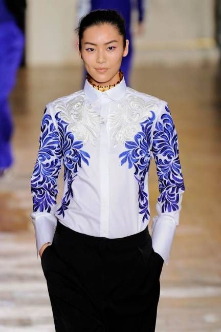 stella mccartney fall 2012 embroidered shirt Catwalk Fashion, Embroidery Fashion, Formal Shirts, Elie Saab, Contemporary Fashion, Embroidered Shirt, Fashion Details, Dress Clothes For Women, Cotton Poplin