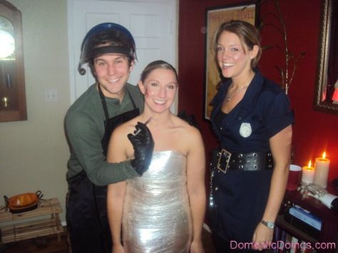 AWESOME Dexter Halloween Costume Couple, Dexter And Rita Halloween Costume, Debra Morgan Outfits, Dexter Morgan Halloween Costume, Dexter Morgan Outfit, Dexter Cosplay, Dexter Halloween Costume, Dexter Costume, Dexter Debra