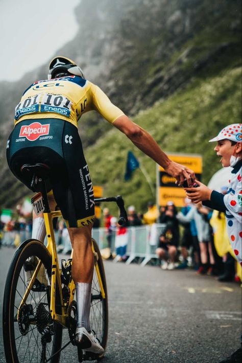 Cycling 
Cycling aesthetic 
Tour de France 
Van der poel 
Yellow jersey Road Cycling Photography, Cycling Wallpaper, Mountain Biking Photography, Mark Cavendish, Cycling Pictures, Yellow Jersey, Track Cycling, Road Racing Bike, Cycling Photography