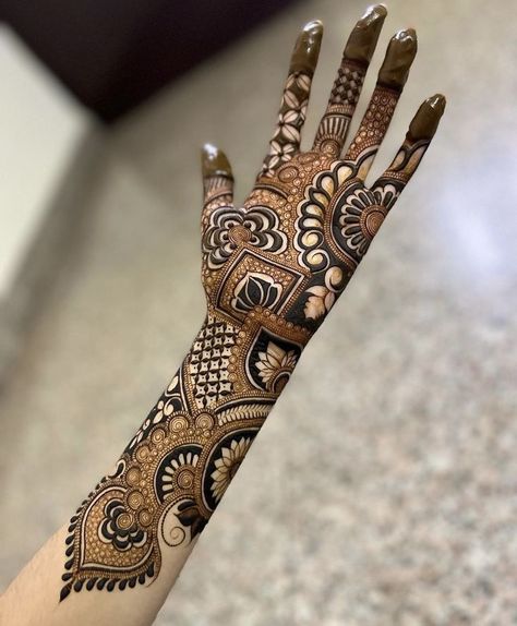 New Mehandi Dezine 2023, Dulha Mehandi Design, White Mehandi, Mehandi Design For Beginners, Designer Mehandi, Beautiful Simple Mehndi Design, Dulha Dulhan, Front Hand Mehndi, Mehandi Art