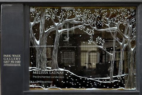 Beautiful window drawing.  Chalk markers would make this easy to do! Winter Window Display, Gallery Window, Christmas Shop Window, Park Walk, Christmas Window Painting, Decoration Vitrine, Window Drawing, Christmas Window Display, Winter Window