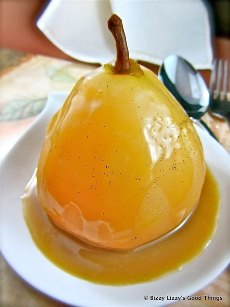 Vanilla Poached Pears with Salted Butter Caramel Sauce Canning Blackberries, Butter Caramel Sauce, Plating Food, Presentation Food, Green Juices, Pear Dessert, Canning Food, Butter Caramel, Poached Pears