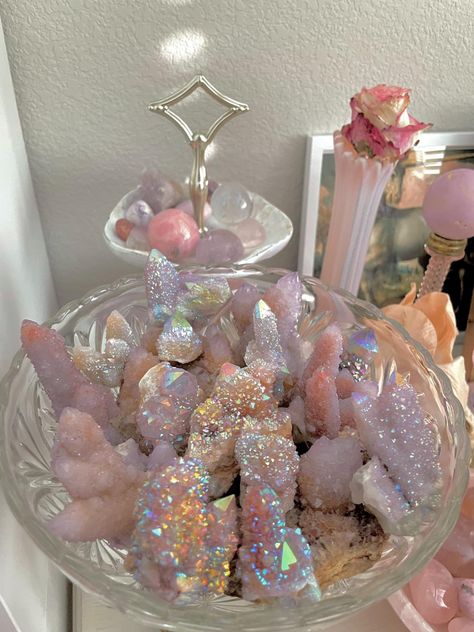 Jewelcore Aesthetics, Cristals Aesthetic, Cristal Core, Crystals And Flowers, Label Aesthetic, Cute Crystals, Cristal Aesthetic, Pink Goddess, Crystal Core