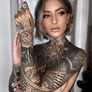 Mujeres Tattoo, Tattoed Women, Full Body Tattoo, Tattoed Girls, 1 Tattoo, Hot Tattoos, Female Tattoo, Dope Tattoos, Beauty Tattoos