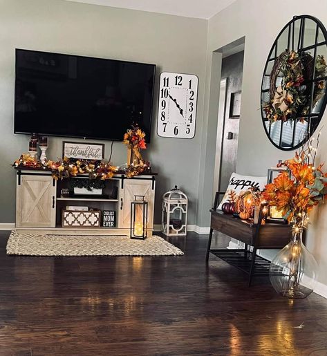 Fall Decor Tv Stand, Farmhouse Style Living Room Decor, House Paints, Halloween Home Decor Ideas, Fall Apartment Decor, Room Furniture Design, Fall Living Room Decor, Warm Home Decor, Fall Living Room