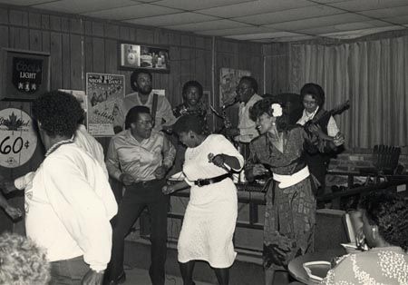 juke joint In Living Color, Juke Joints, Vintage Advertising Art, The Originals Tv, Blues Musicians, Vintage Black Glamour, Music Images, African Diaspora, Dance Hall