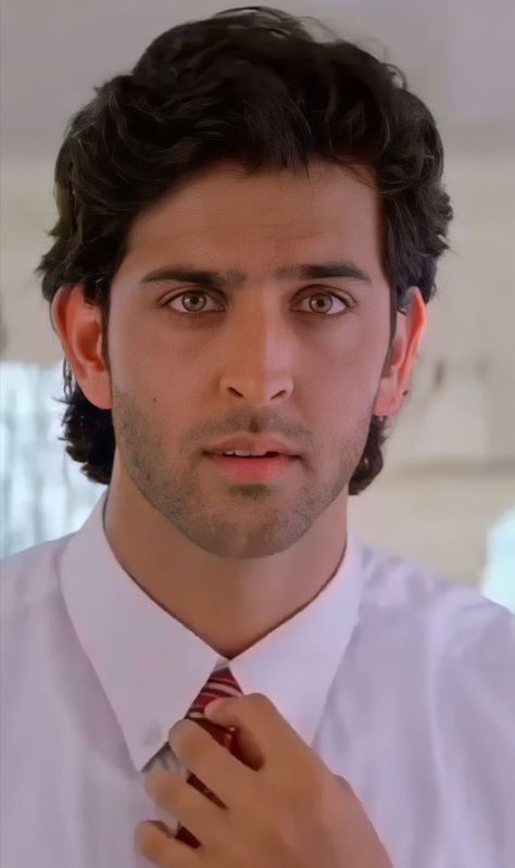 Hrithik Roshan Kaho Naa Pyaar Hai, Hrithik Roshan Hairstyle, Vintage Bollywood Aesthetic, Action Movie Poster, Stylish Men Wear, Robert Downey Jr Iron Man, Cute Couple Dp, New Photos Hd, 90s Bollywood