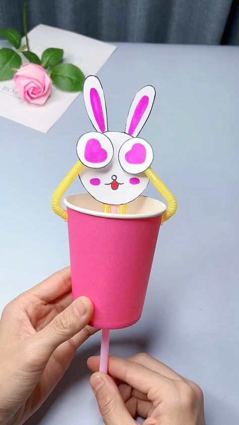 It’s so fun to make a little rabbit that can hide and seek with a paper cup and a straw. Come and try it with your children. | Instagram Aktiviti Kanak-kanak, Cup Crafts, Kraf Diy, Hand Crafts For Kids, Handmade Paper Crafts, Animal Crafts For Kids, Easter Decorations Ideas, Aktivitas Montessori, Diy Paper Crafts Decoration