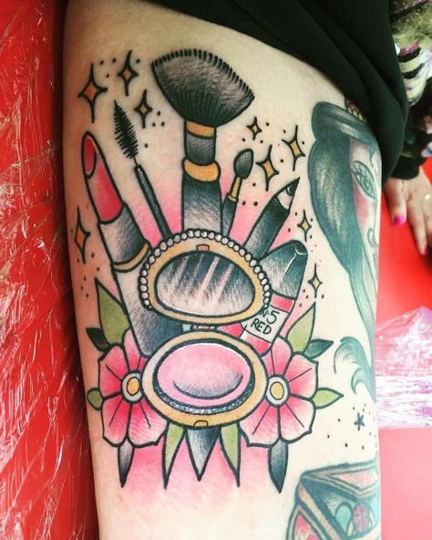 Makeup Tattoo Ideas, Nail Polish Tattoo, Cool Tattoos For Girls, Ocean Bathroom, Tattoo Makeup, Makeup Tattoo, Tattoo Traditional, 1 Tattoo, Body Is A Temple