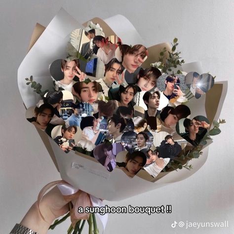 Crdts on tiktok Enhypen Bouquet, Kpop Bouquet, Kpop Iphone Wallpaper, First Boyfriend, Flowers Bouquet, Stray Kids, Beautiful Homes, Iphone Wallpaper, Prince