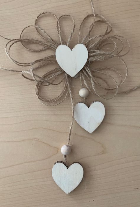 Rustic Valentine Decor, Valentine Wood Crafts, Jute Flowers, Twine Crafts, Diy Valentine's Day Decorations, Rustic Valentine, Valentine Tree, Valentines Day Decor, Diy Valentines Decorations