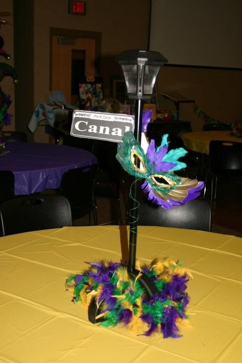 Found on Bing from www.pinterest.com Jazz Decorations, Masquerade Homecoming, Nola Style, Mardi Gras Diy, New Orleans Street, Mardi Gras Ball, Mardi Gras Party Decorations, Madi Gras, Mardi Gras Wedding