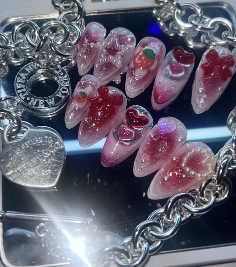 Pretty gel nails with glitter and heart charms and bows . Jelly style nails Korean Japanese inspired. Big Charms On Nails, Jelly Charm Nails, Chunky Nails Charms, Chunky Nail Charms, Jelly Nails With Charms, 3d Jelly Nails, Nails Chunky, Jelly Aesthetic, Chunky Nails