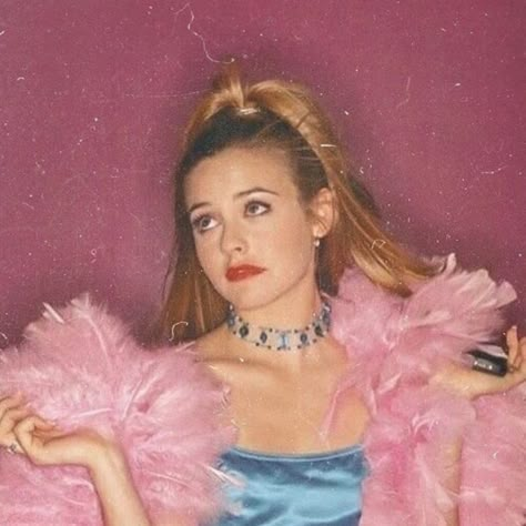 Cher Horowitz Aesthetic, Clueless Aesthetic, Cher Clueless, Cher Horowitz, Girly Movies, Wise Woman, Clueless Outfits, 2000s Aesthetic, Iconic Movies