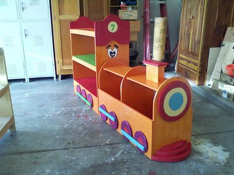 Train shelf Train Bookshelf, Diy Bookshelf Kids, Train Crafts, Boulder City, Train Book, Bookshelves Kids, Bookshelves Diy, Toy Train, Kids Storage