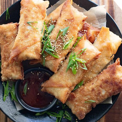 Chicken Egg Rolls Recipe, Egg Rolls Recipe, Restaurant Appetizers, Matchstick Carrots, Chicken Egg Rolls, Spring Roll Wrappers, Peanut Dipping Sauces, Takeout Food, Egg Roll Recipes