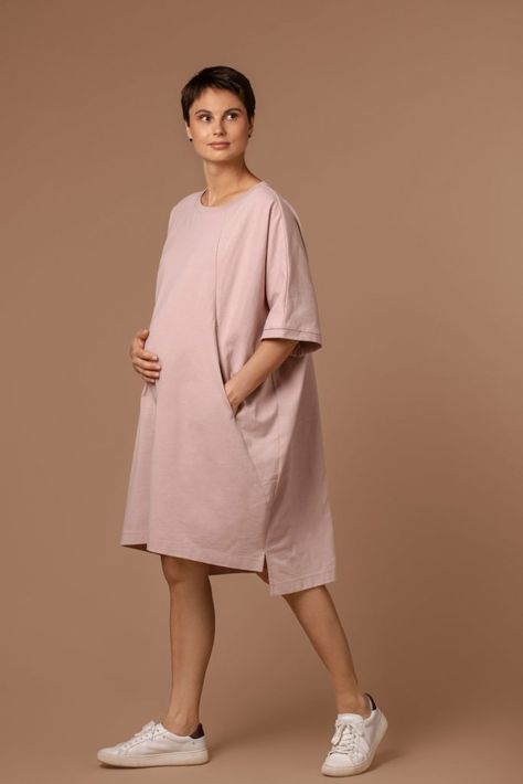 Maternity t-shirt dress with zippers for nursing Maternity Tee Shirt Dress, 2023 Maternity, Maternity Tee Shirts, Maternity Fashion Dresses, Fashion Maternity, Shirt Sewing, Maternity Outfits, Stylish Mom, Maternity Tees