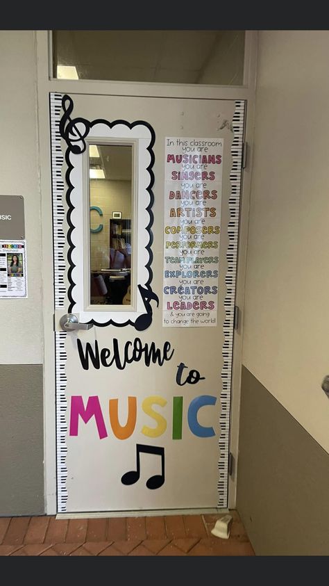 Classroom Music Decor, Music Room Decor Ideas For School, School Music Room Design Ideas, Choir Room Bulletin Board, Music Room Classroom, Fall Music Door Decorations, School Music Room Decor Ideas, Music Class Decorations, Music Room Elementary School