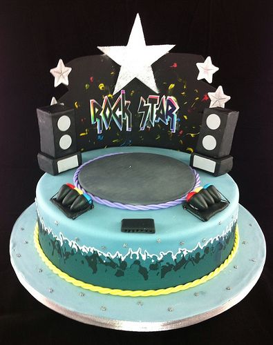 Rock Star Concert Cake | by Diana Sella Sugarcraft & Cake Designer Concert Cake Ideas, Rođendanske Torte, Rock Star Cakes, Gummy Bear Cakes, Theatre Cake, Rockstar Party, Fondant Art, 14th Birthday Cakes, Birthday Cake Cake