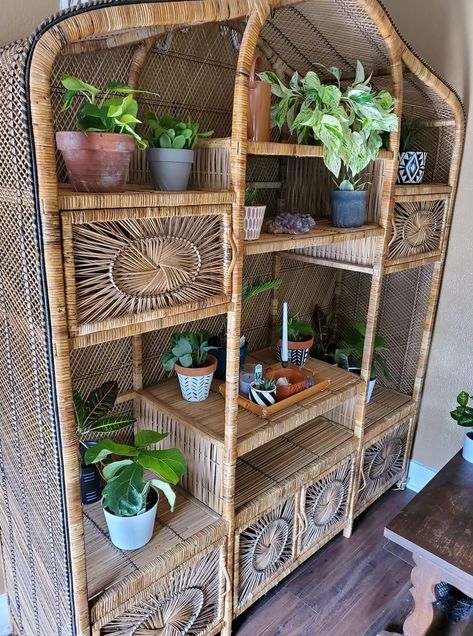 Large Rattan Shelf, Rattan Hutch, Rattan Bedroom, Bookshelves In Bedroom, 70s Interior, Tata Harper, Wicker Shelf, Wicker Decor, Apartment Decor Inspiration