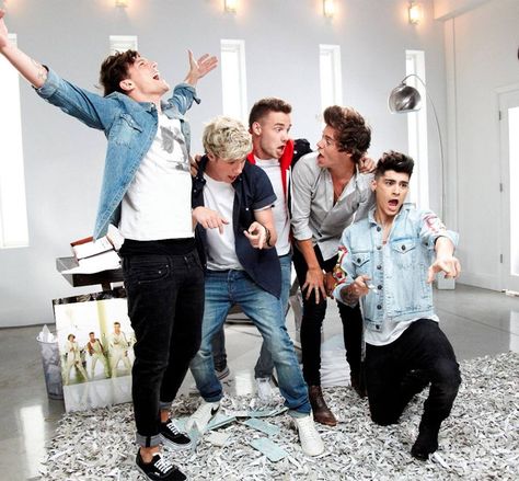 One Direction Music, One Direction Songs, One Direction Images, One Direction Wallpaper, Best Song, Midnight Memories, What Makes You Beautiful, One Direction Photos, Best Song Ever