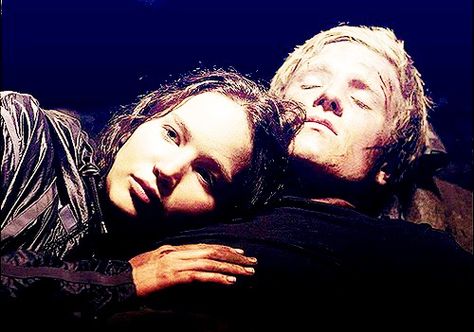 Peeta and katniss in the cave scene Hunger Games Peeta, Hunter Games, Donald Sutherland, Katniss And Peeta, Hunger Games 3, Hunger Games Series, Hunger Games Catching Fire, Peeta Mellark, Elizabeth Banks