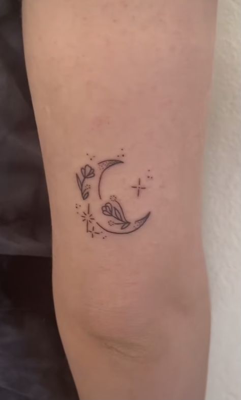 Star And Crescent Tattoo, Love You To The Moon And Back Tattoo Mother Daughters, Love To The Moon And Back Tattoo, I Love You To The Moon And Back Tattoo Ideas, Too The Moon And Back Tattoos, Too The Moon And Back Tattoo, Under The Same Moon Tattoo, Tattoo Ideas Moon And Stars, Moon And Heart Tattoo