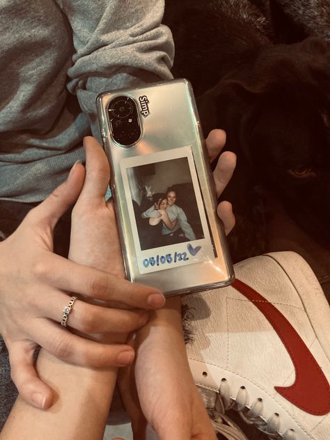 Picture In Phone Case, Couple Polaroid Pictures Aesthetic, Wlw Polaroid, Aesthetic Lovecore, Happy One Month, Polaroid Picture, One Month Baby, Girls Things, Lovecore Aesthetic