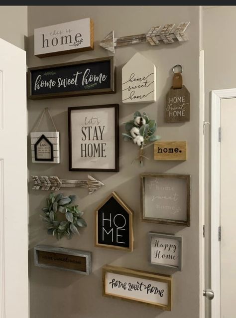 Small Wall Farmhouse Decor, Diy Country Farmhouse Decor, Canvas Wall Ideas, Farmhouse Gallery Wall Living Room, Farmhouse Bedroom Wall Decor, Farmhouse Living Room Wall Decor, Farmhouse Gallery Wall, Entryway Wall Decor, Family Wall Decor